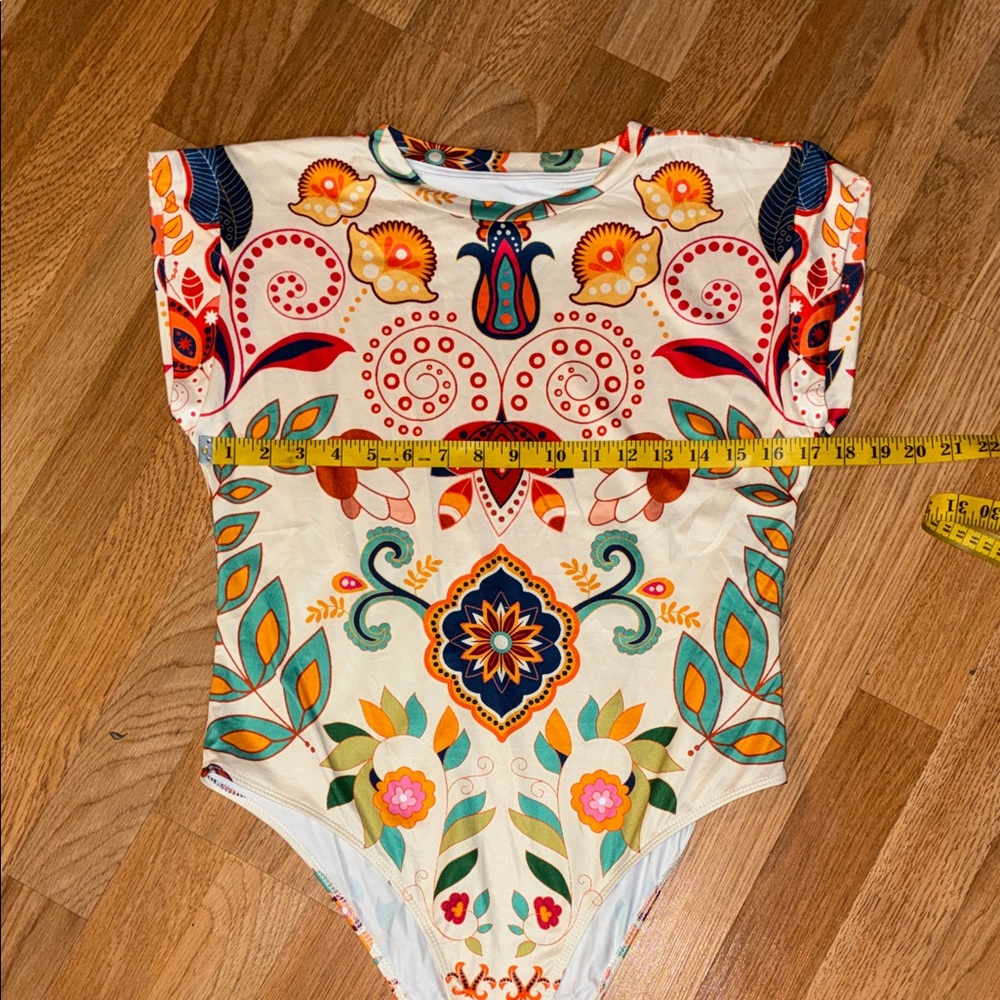 SHEIN Floral Patterned Bodysuit - Picture 2 of 8